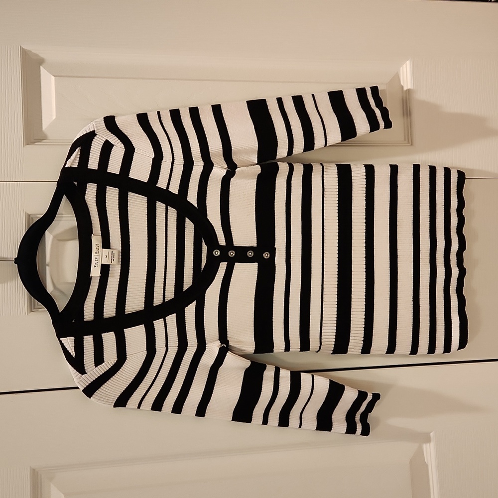 White House Black Market 3/4 sleeve black&white sweater, size Medium